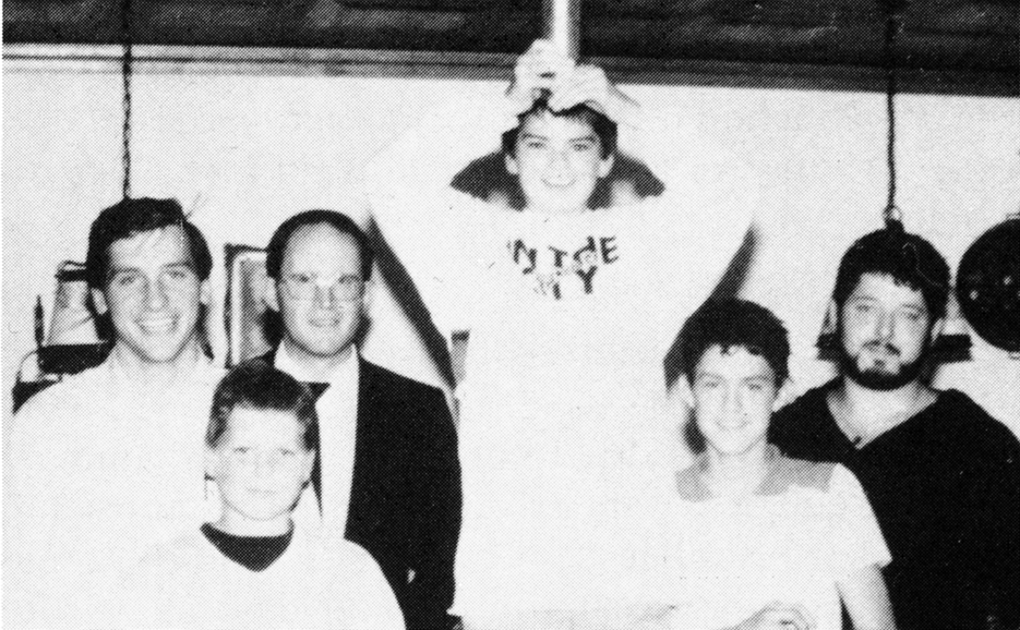 Die Gewinner der Kolping-Fahrradfuchsjagd von 1986: v.l. Werner Bay, Stephan Ziegler, Präses Albert Zech, Bernd Klinger, Christian Karg und Organisator Hans Huber